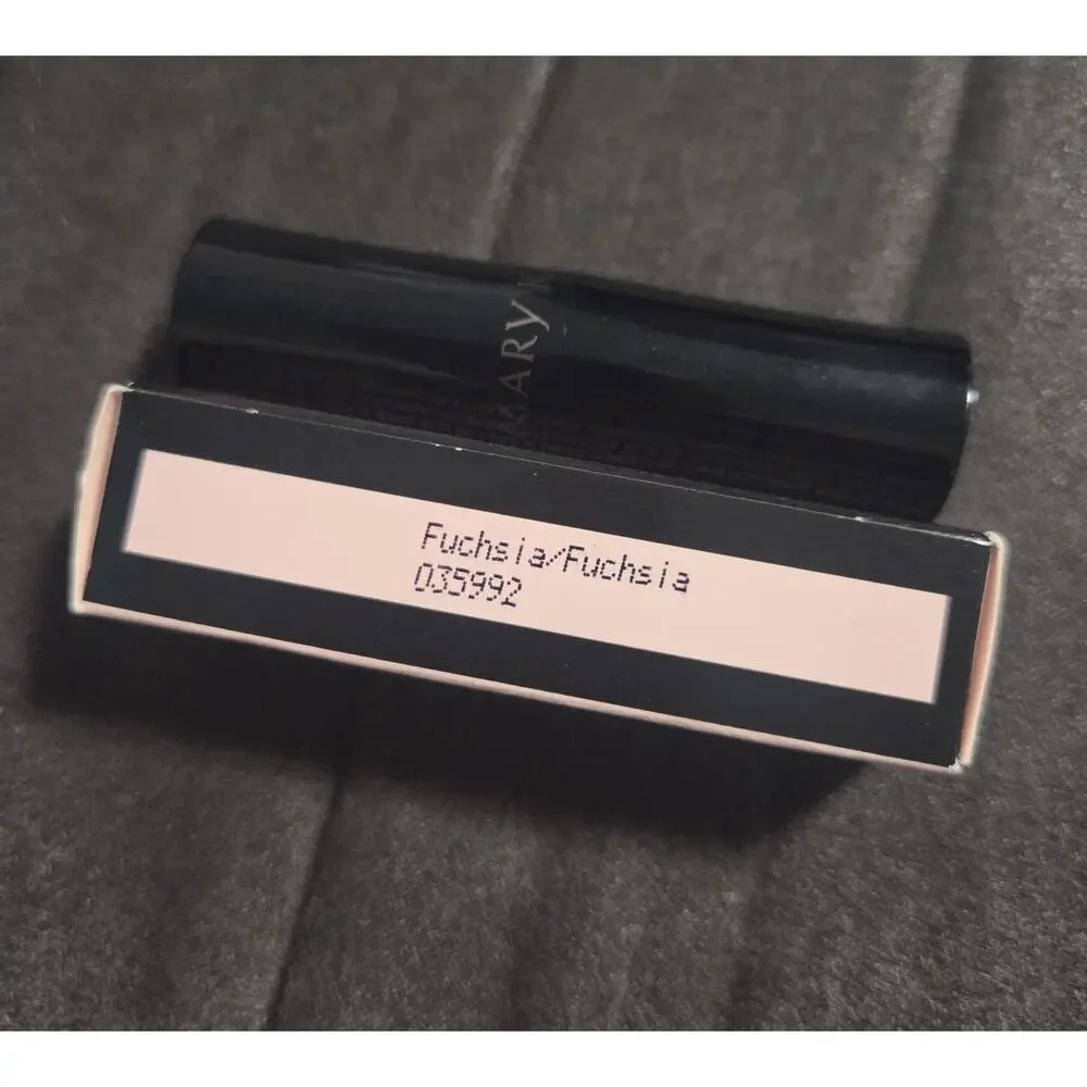 New old Stock In Box Mary Kay Creme Lipstick Fuchsia Full Size 035992